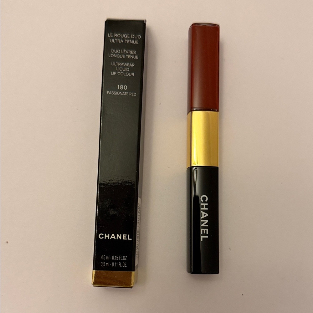 CHANEL Le Rouge Duo Ultra Tenue #180 Passionate Red